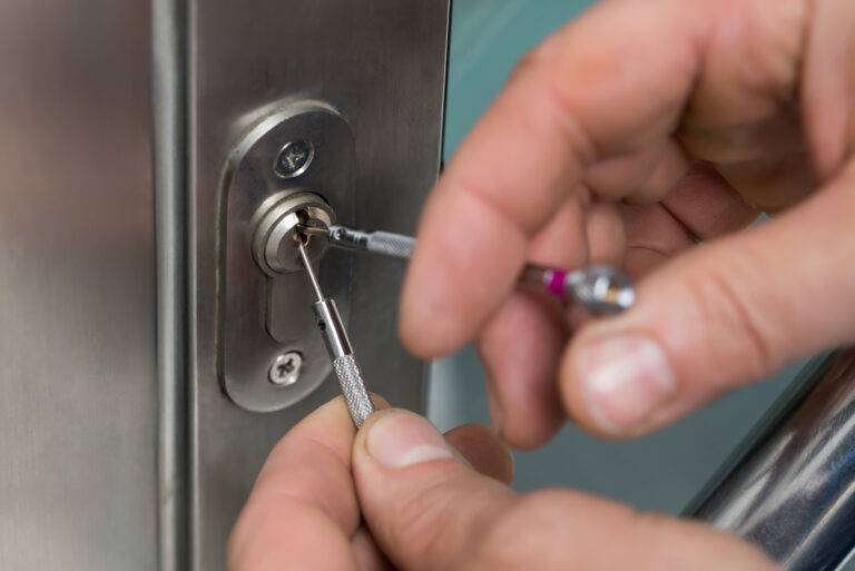 Lockpicker Fixing Door Handle At Home